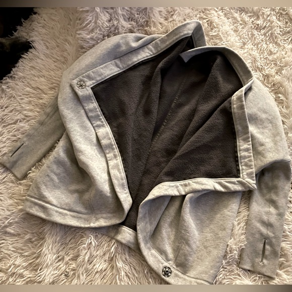 Lululemon light grey It Takes two wrap size S/M. Excellent condition - Picture 3 of 6